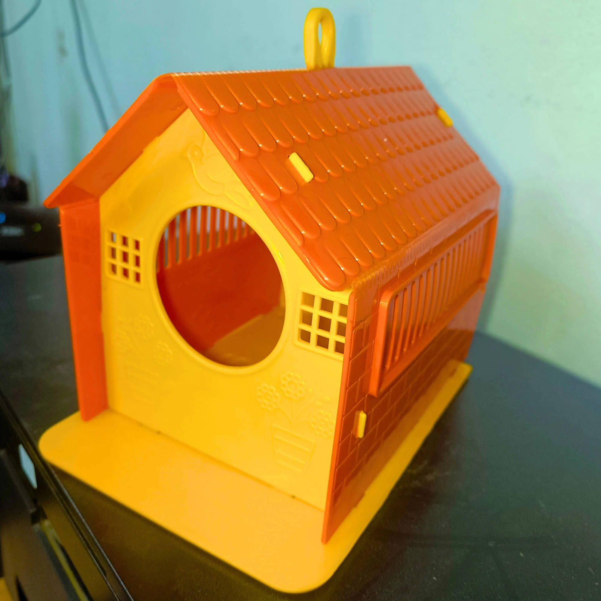 Plastic Bird House Foldable Bird Nest for Sparrows | Outdoor Nesting Shelter for Balcony & Garden | Lightweight & Weather-Resistant Bird Home with Air Ventilation - Image 4